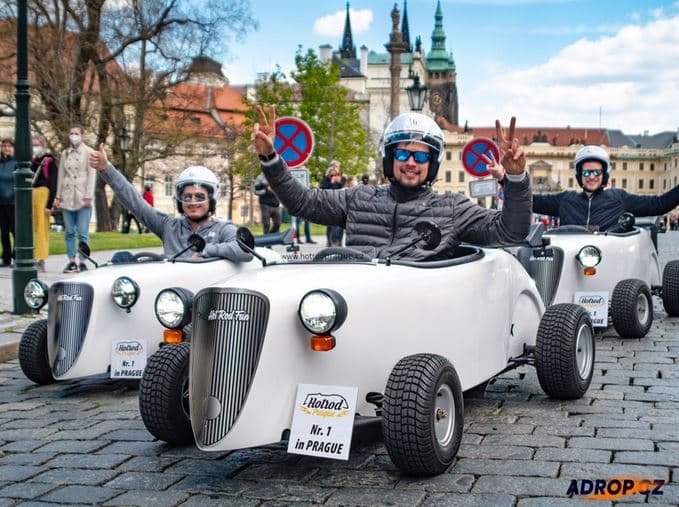 Jízda v mini autech Hot Rod po Praze